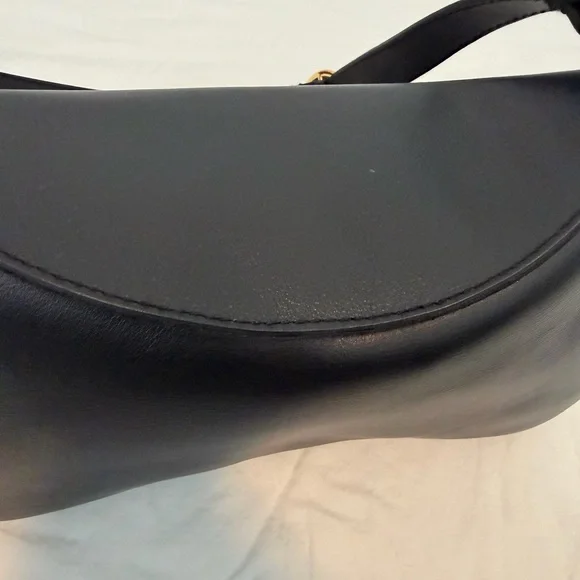 Foldover-Flap Black Leather Shoulder Bag - Picture 3 of 5